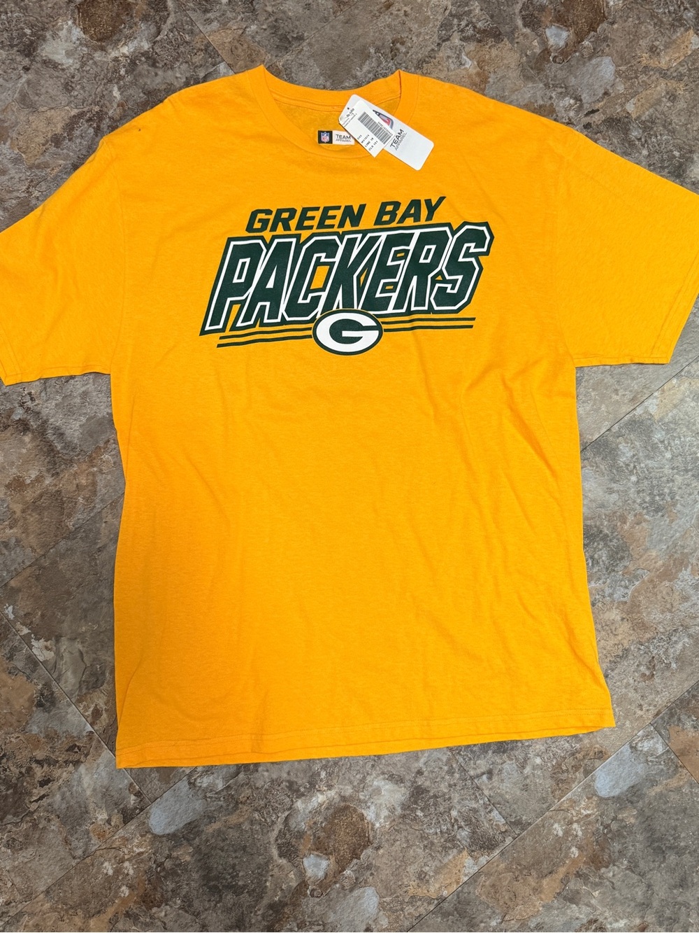 Men's NFL Green Bay Packers T shirt. NWT